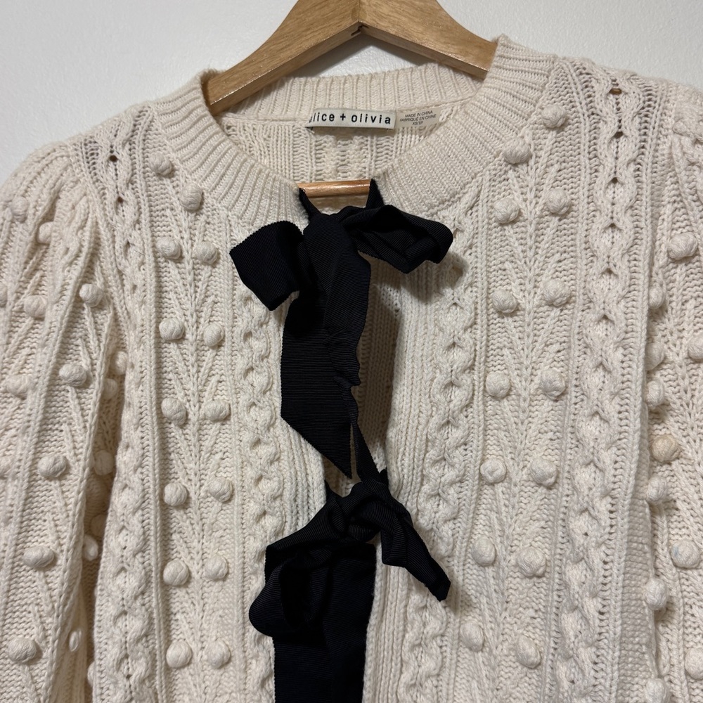 Alice + Olivia Kitty Puff-Sleeve Cardigan Size XS Oversized Cream White Black - Picture 4 of 9